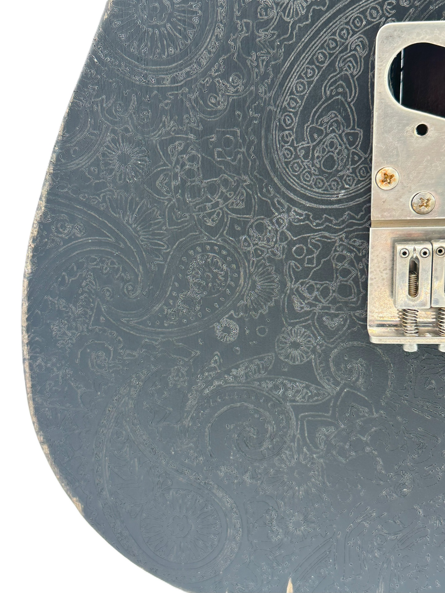 SuperVee Maverick™ Bridge with Satin Black Pattern